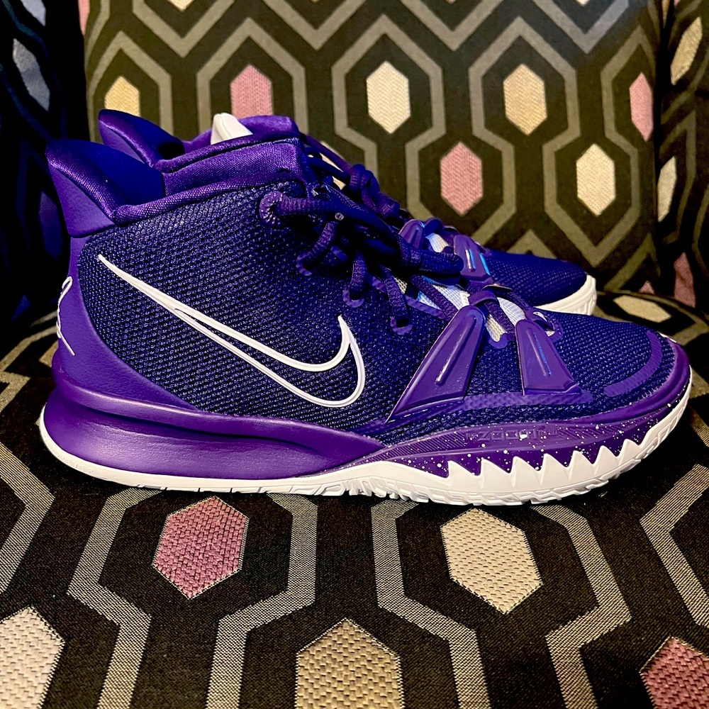 Brand new nike Kyrie 7 TB promo court purple size 10.5 no box